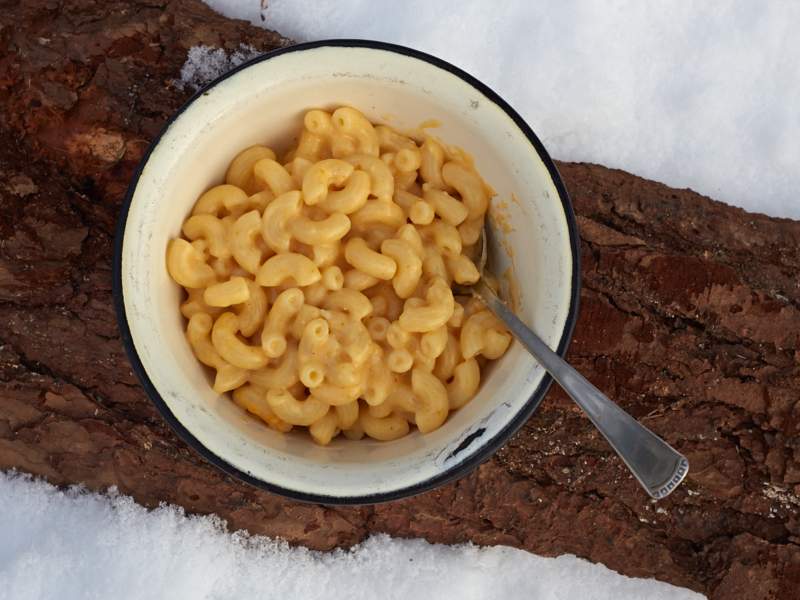 good old mac n cheese, pasta dishes, backpacking mac n cheese, one-pot backpacking meals, trail recipes